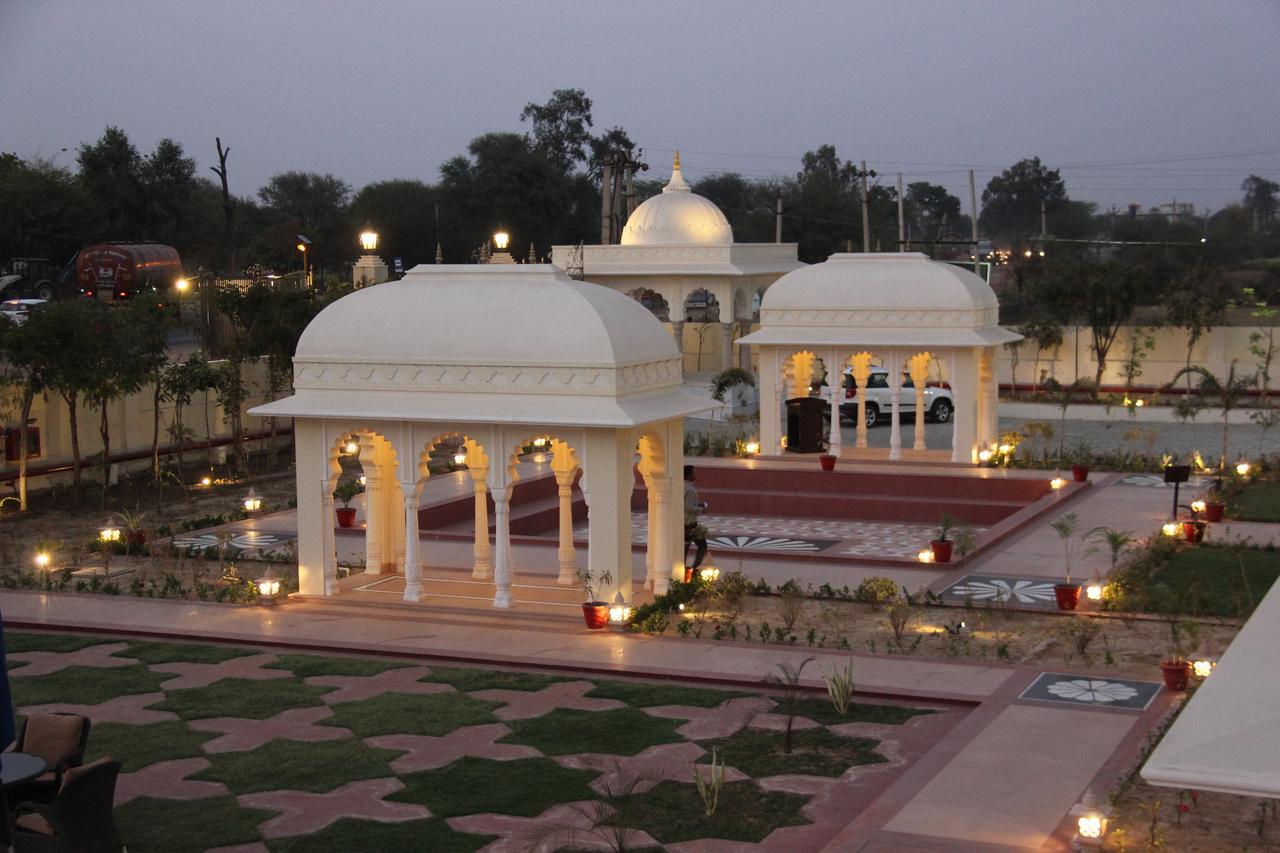 Laxmi Palace Dausa Eksteriør billede